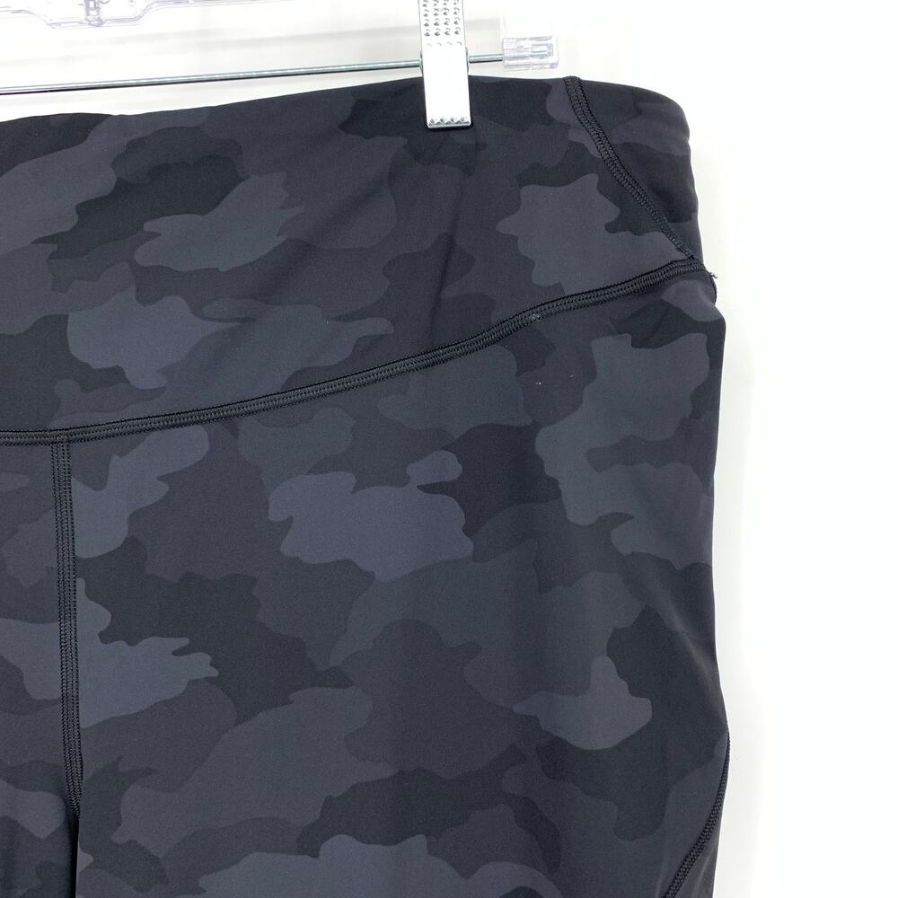 Lululemon Base Pace Crop Legging 23" Size 18 Heritage 365 Camo Deep Coal Multi - Picture 4 of 6